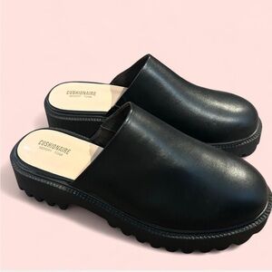 CUSHIONAIRE Women's Bolt Slip on Lug Mule